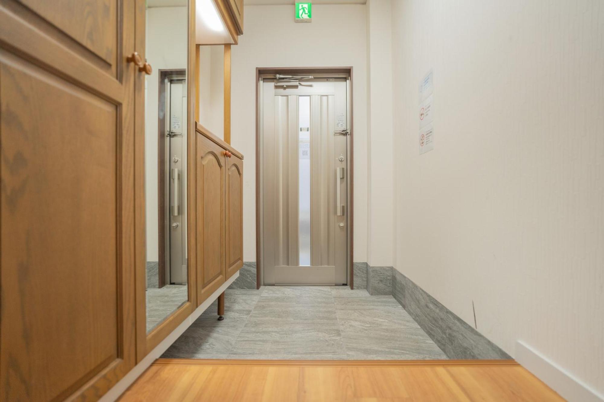 住吉メリー4階建戸建て 最大14人まで! 住吉大社徒歩圏内 梅田奈良関空まで直行 Villa Osaka Eksteriør billede